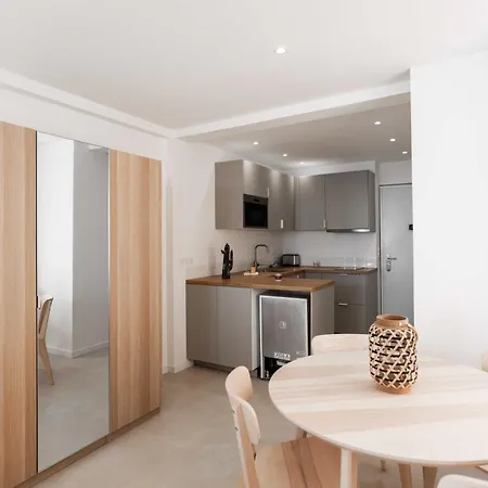 Tatil Evi Charming - 2p - Sea View - Antibes